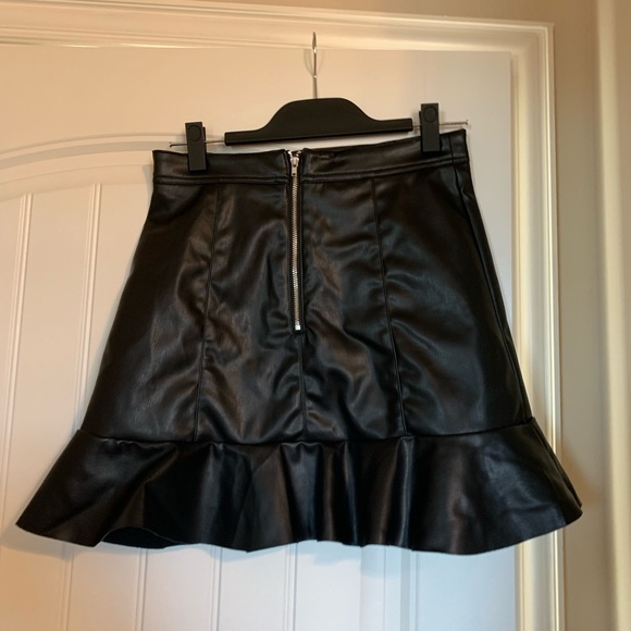 NWT H&M peplum leather skirt - Picture 2 of 3